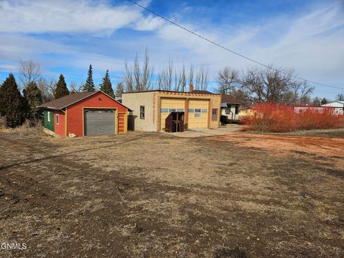 425 S Elk St, Hebron, ND, 58638-7003 | Card Image