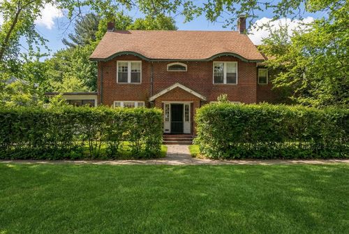 22 Windsor Rd, Brookline, MA, 02445-2111 | Card Image