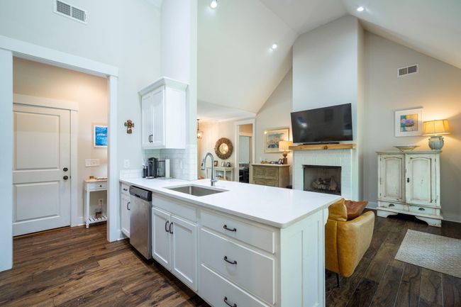2024 Oak St, House other with 3 bedrooms, 2 bathrooms and null parking in Signal Mountain TN | Image 10