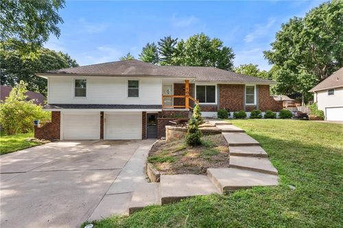 100 Nw Locust Dr, Blue Springs, MO, 64014-2363 | Card Image