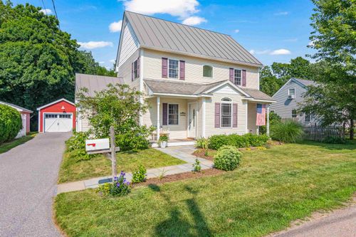 14 Arlington St, Essex Junction, VT, 05452-3709 | Card Image