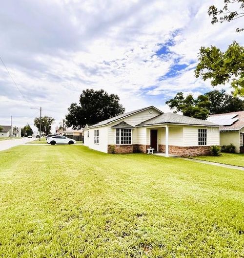 812 10th St, Saint Cloud, FL, 34769-3411 | Card Image
