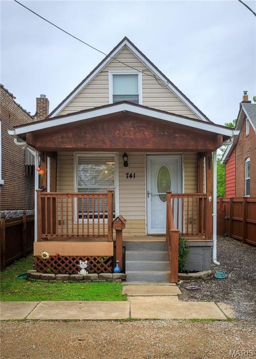 741 Regina Ave, Saint Louis, MO, 63125-1648 | Card Image