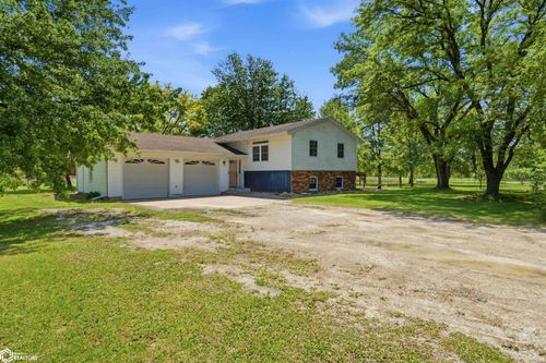 2942 Country Acres Dr, Danville, IA, 52623-8908 | Card Image
