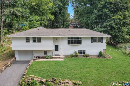 4 Musnug Rd, Danbury, CT, 06811-3165 | Card Image