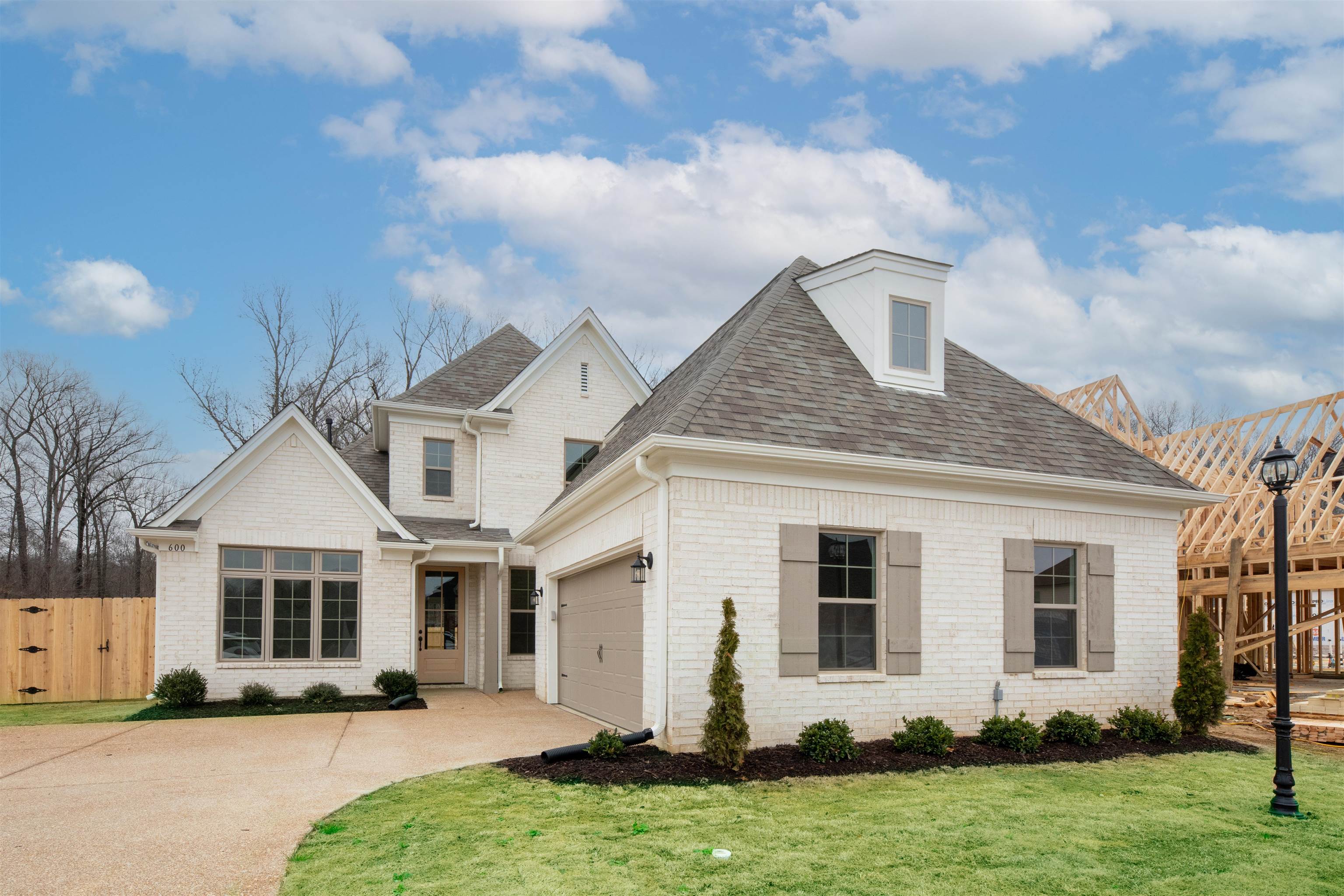 Holden Dr, Cordova, TN 38018