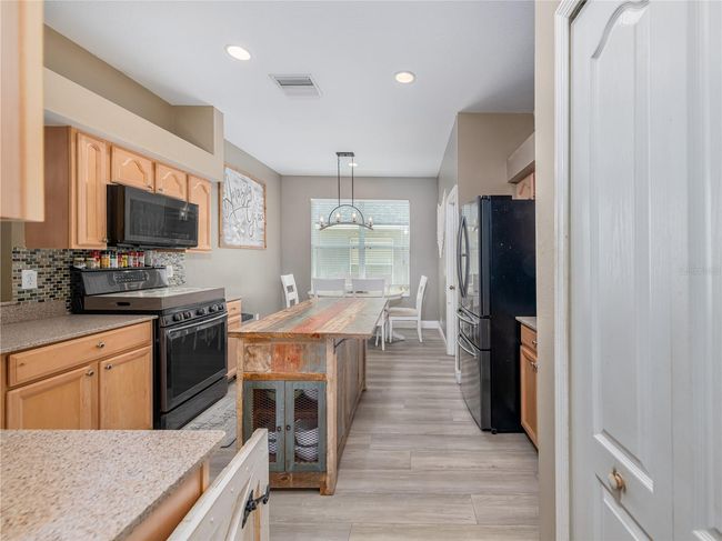 6018 Gannetdale Dr, House other with 5 bedrooms, 2 bathrooms and null parking in LITHIA FL | Image 15