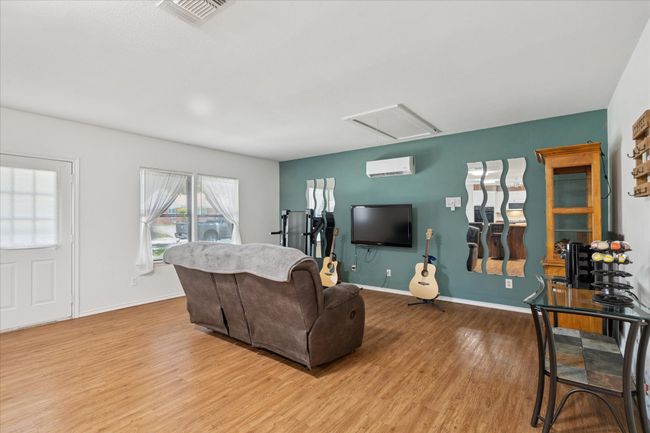 226 Hillcrest St, House other with 3 bedrooms, 2 bathrooms and null parking in Sanger TX | Image 6