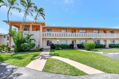 201 - 1850 Nw 18th Street, Condo with 2 bedrooms, 2 bathrooms and null parking in Delray Beach FL | Image 1