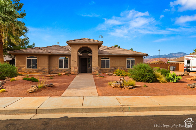 Nicholas Dr, Santa Clara, UT 84765