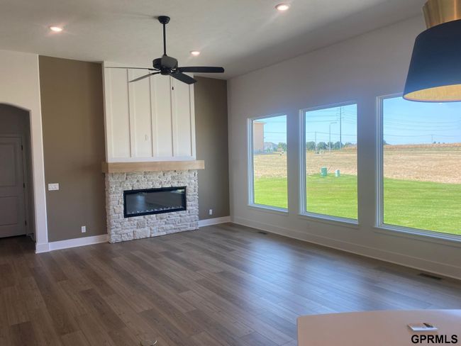 5408 N 190 Th Ave, House other with 3 bedrooms, 2 bathrooms and 3 parking in Elkhorn NE | Image 5
