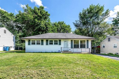 8616 Elwyn Dr, Hazelwood, MO, 63042-3204 | Card Image