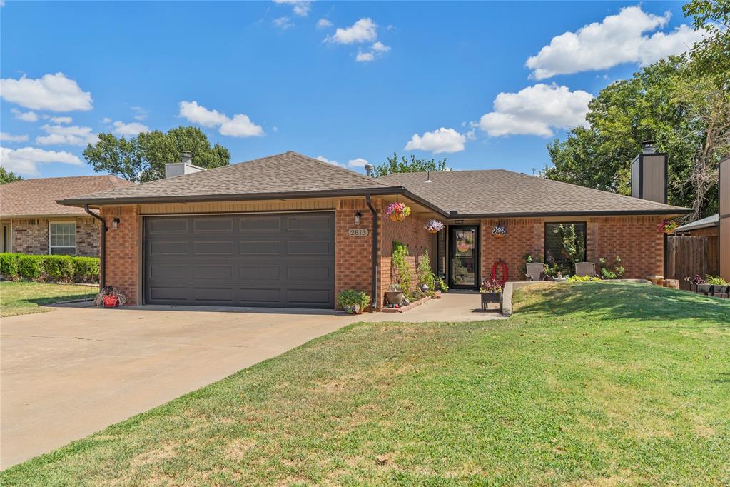 Williamsburg , Enid, OK 73703