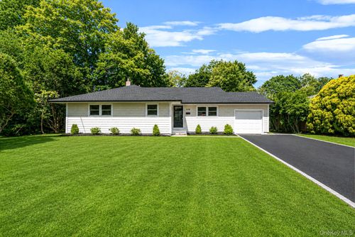 928 Manor Ln, Bay Shore, NY, 11706-7512 | Card Image