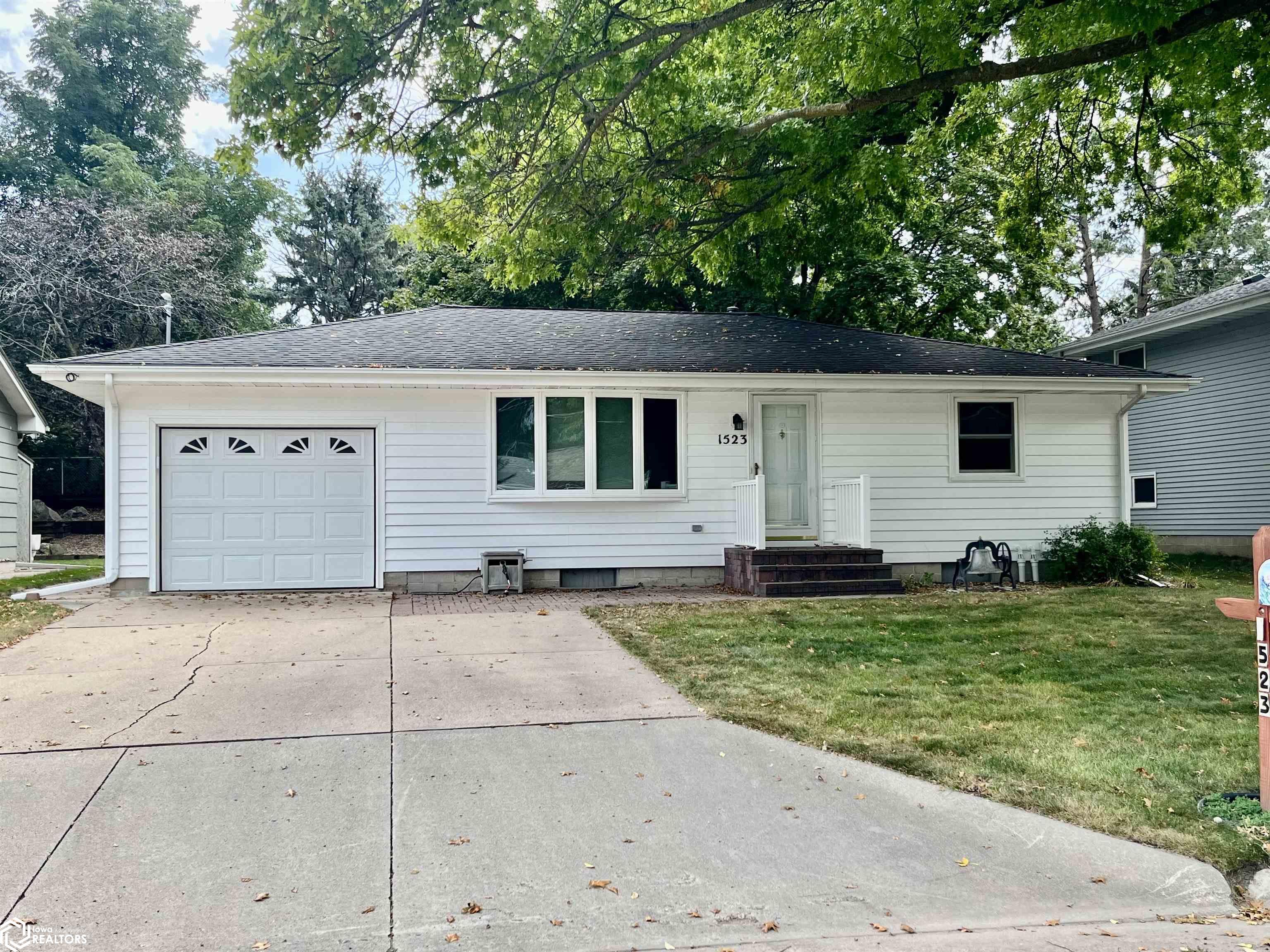 6th Ave, Clear Lake, IA 50428
