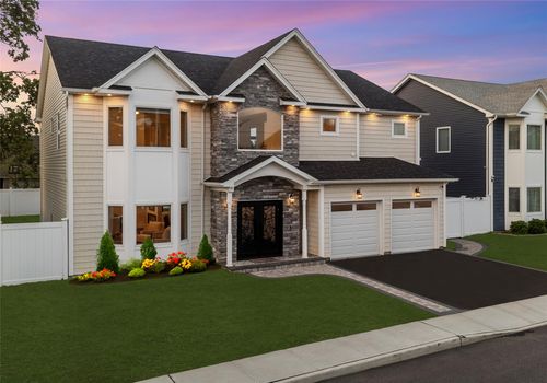4 Heron Ct, Levittown, NY, 11756-2051 | Card Image