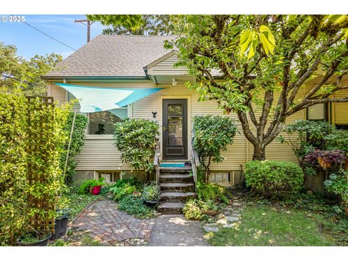 1518 Se Main St, Portland, OR, 97214-3731 | Card Image