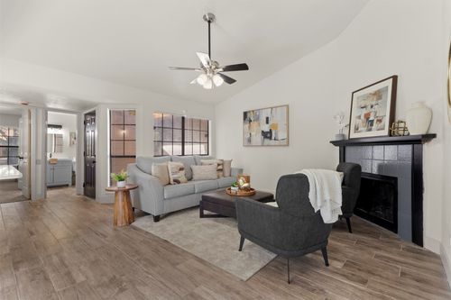310 Navarro Ln, Grand Prairie, TX, 75052-5732 | Card Image