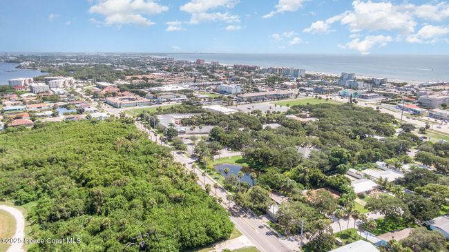 150 W Alachua Ln, House other with 3 bedrooms, 2 bathrooms and null parking in Cocoa Beach FL | Image 5