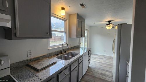 259 Windsor Castle Dr, Newport News, VA, 23608-1843 | Card Image