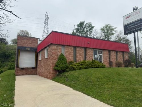 2415 Gilchrist Road, Akron, OH, 44305 | Card Image