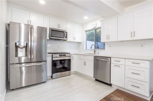 45-10125 De Soto Ave, Chatsworth, CA, 91311-3211 | Card Image