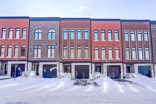 27 Chestnut Crt, Aurora, ON, L4G7C4 | Card Image