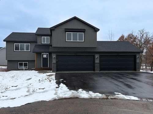 4616 9th St Ne, Saint Cloud, MN, 56304-9452 | Card Image