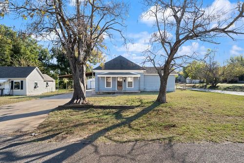 1423 W Logan Ave, Guthrie, OK, 73044-2424 | Card Image