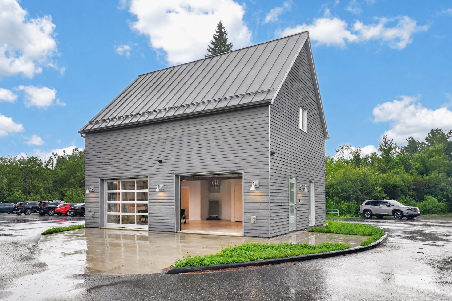Commercial Sale in Eastman 5