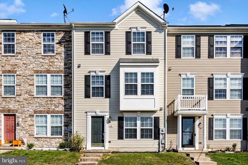 18 Zaharias Dr, MARTINSBURG, WV, 25405-5710 | Card Image