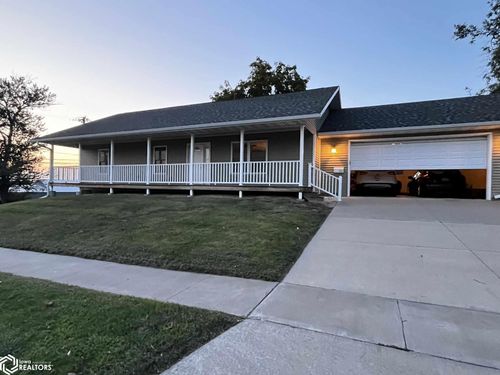 1227 W Washington St, Centerville, IA, 52544-1260 | Card Image