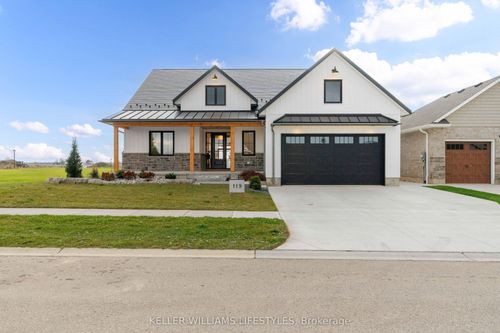119 Field St, Forest, ON, N0N1J0 | Card Image