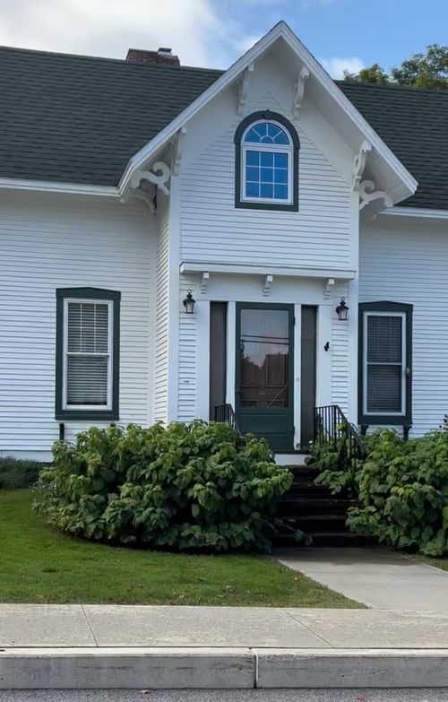 52 Ferris St, Saint Albans, VT, 05478-1722 | Card Image