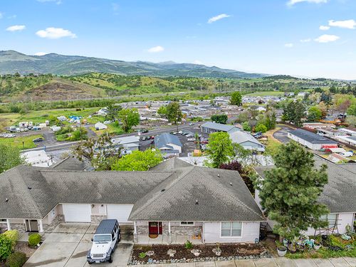 457 Elm St, Phoenix, OR, 97535-7731 | Card Image