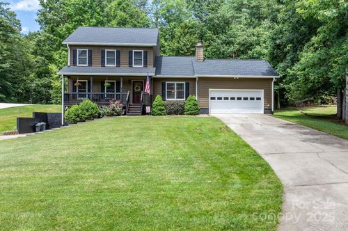 123 Clearwater Dr, Morganton, NC, 28655-9531 | Card Image