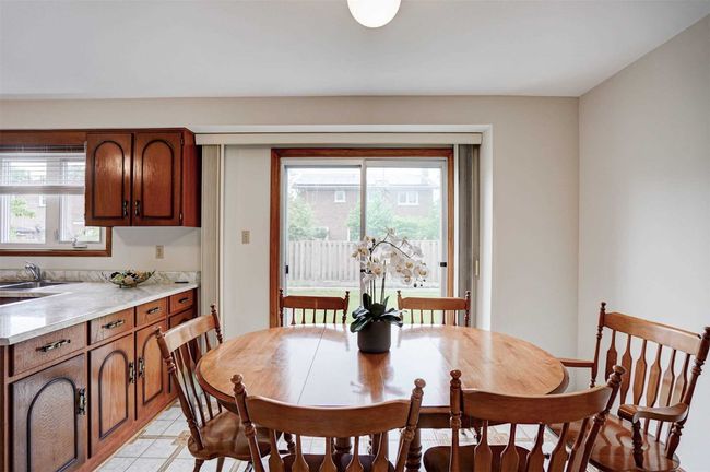 93 Longmeadow Cres, House other with 4 bedrooms, 3 bathrooms and 4 parking in Markham ON | Image 12