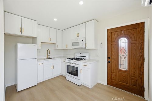 b-11633 Terradell, Santa Fe Springs, CA, 90670 | Card Image