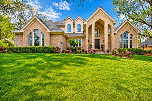 5 Brittany Ln, Lincolnshire, IL, 60069-3255 | Card Image