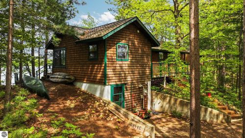 28525 Fox Pointe Trl, Beaver Island, MI, 49782 | Card Image