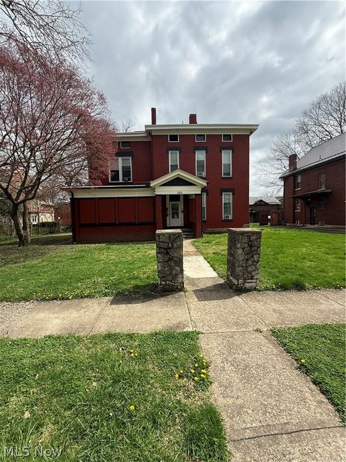 5-320 Woodlawn Avenue, Zanesville, OH, 43701 | Card Image