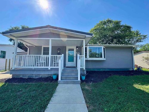 122 Parkview Dr, Westover, WV, 26501-4041 | Card Image