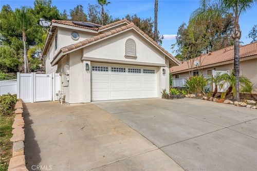 39851 Wild Canary Ln, Murrieta, CA, 92562-4673 | Card Image