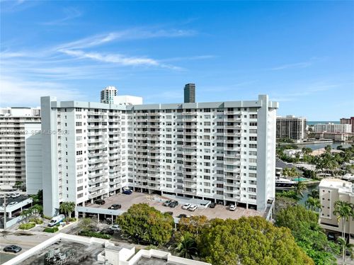 1214-137 Golden Isles Dr, Hallandale Beach, FL, 33009-5811 | Card Image