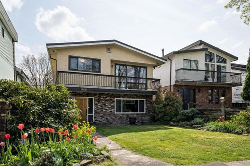 2050 E 13th Avenue, Vancouver, BC, V5N2C4 | Card Image