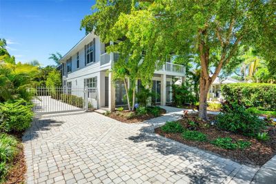 1690 Arlington Street, House other with 4 bedrooms, 4 bathrooms and null parking in Sarasota FL | Image 2