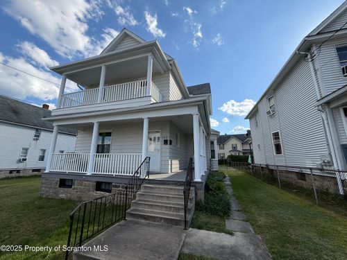 fl-2nd-729 W Locust St, Scranton, PA, 18504-3530 | Card Image