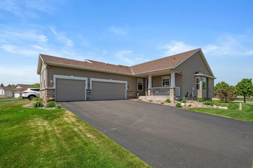 10526 Kingsway Ln, Woodbury, MN, 55129-8353 | Card Image