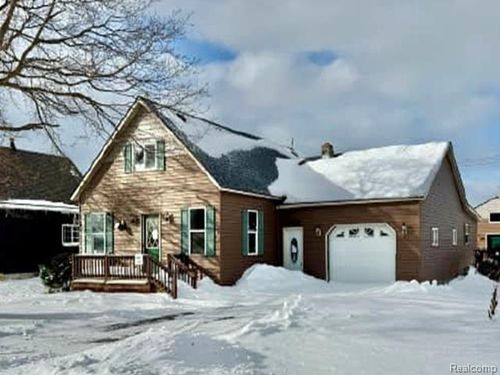 5852 3rd Ave N, Wells, MI, 49894-9716 | Card Image