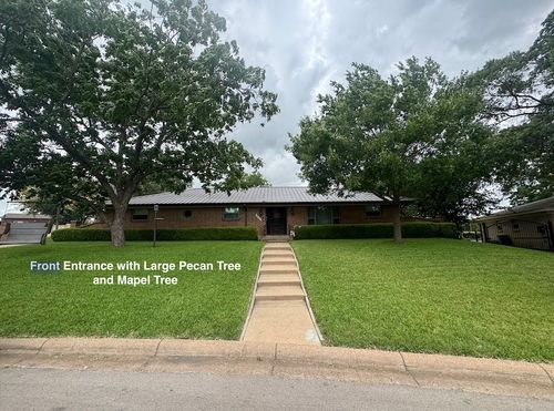 3908 Dawn Dr, Benbrook, TX, 76116-7502 | Card Image